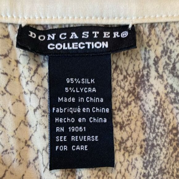 Doncaster Women’s 95% Silk Top Blouse Python Print Size 8 Cream 3/4 Sleeves - Picture 5 of 5